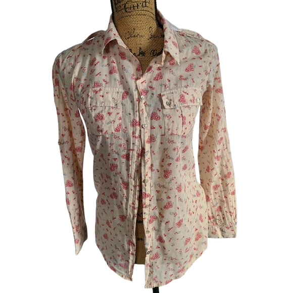 Forever 21 Tops - Forever 21 Peach Floral Button-Down Long Sleeve Shirt